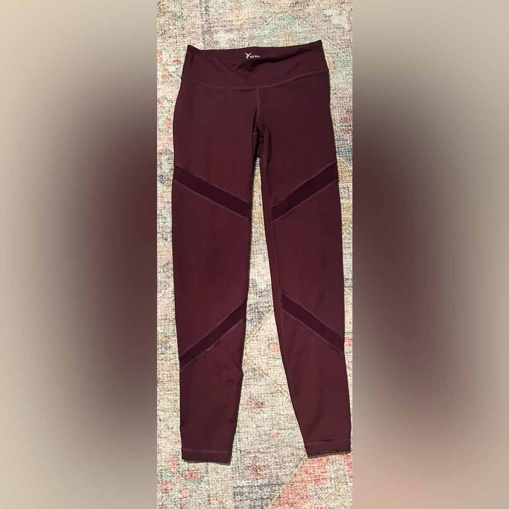 EUC Old Navy mid ride compression leggings with mesh panel detail